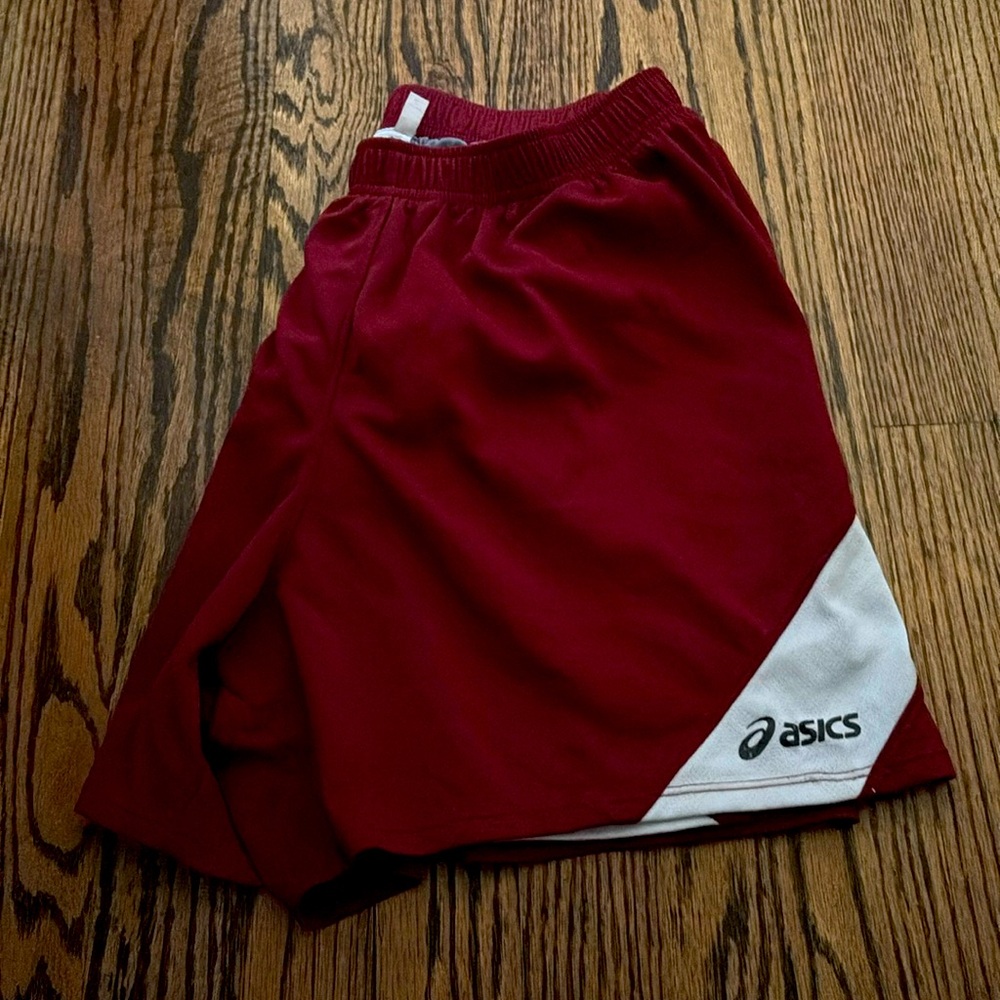 men’s size medium asics workout shorts in maroon